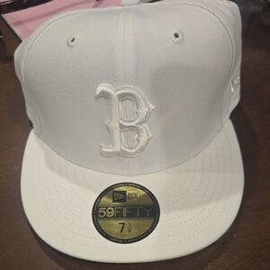 New Era White 59FIFTY Fitted Cap Size 7 1/8